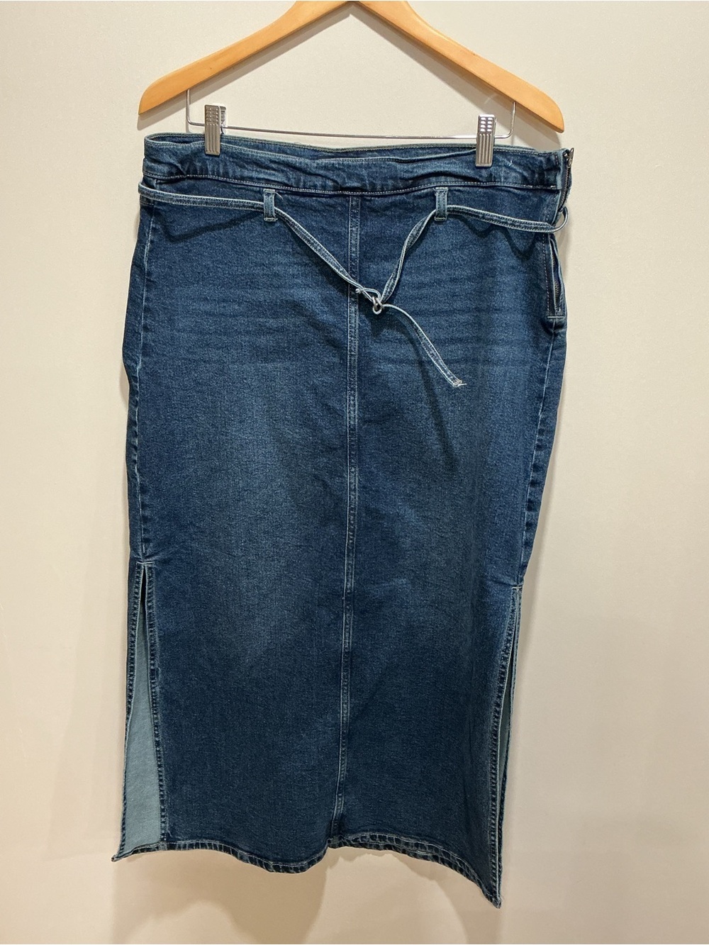 Calvin Klein jeans Women’s Dark Blue Denim Midi Skirt with Side Slits size 33